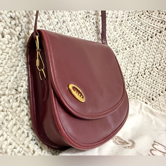 Vintage Gucci Burgundy Crossbody - Picture 3 of 12